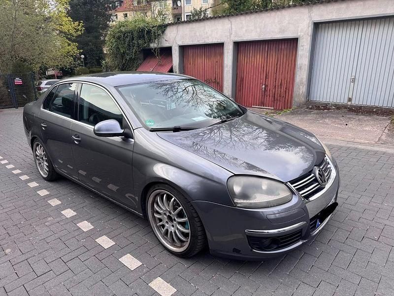 Gebraucht VW Jetta Highline 105 PS (77 kW) 2006 Grau Limousine