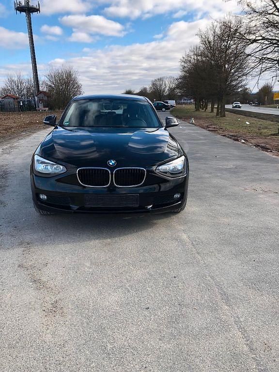 Gebraucht BMW 114 102 PS (75 kW) 2013 Schwarz Kleinwagen