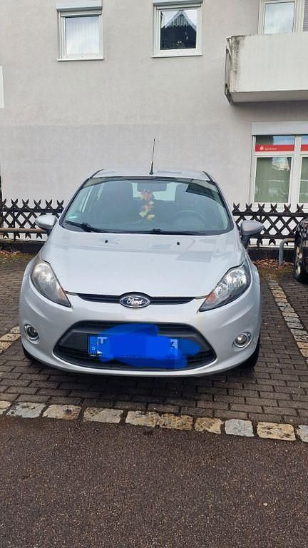 Gebraucht Ford Fiesta Trend 95 PS (69 kW) 2011 Silber Kleinwagen