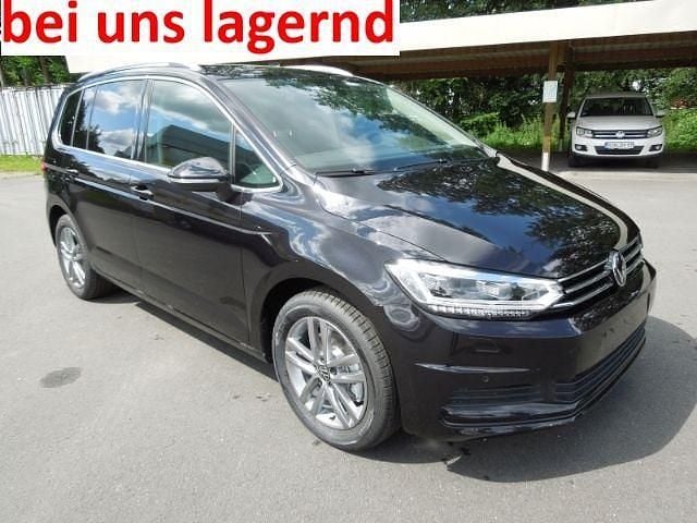 Neu VW Touran 150 PS (110 kW) 2025 Schwarz Van / Kleinbus