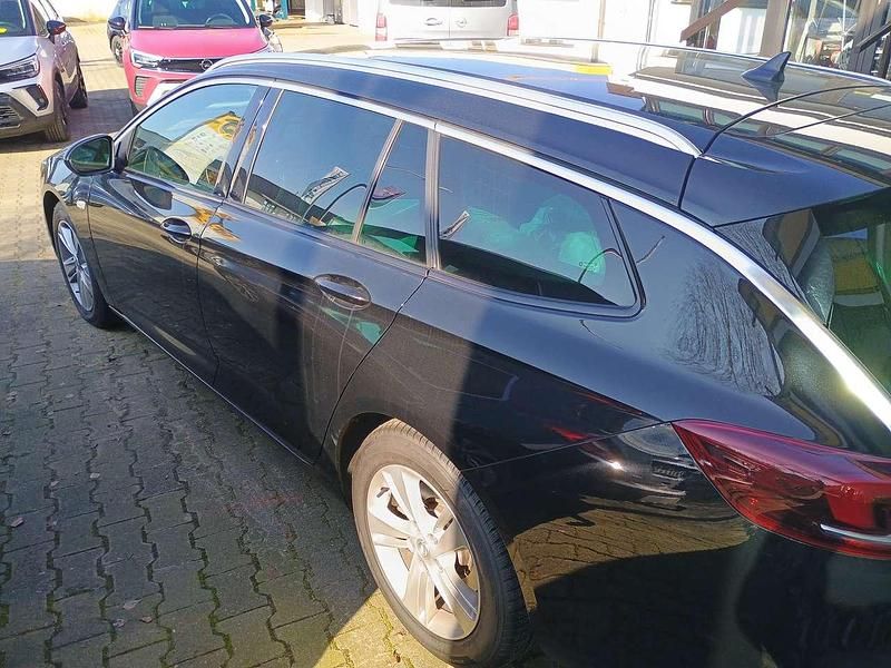 Używany Opel Insignia Elegance 170 KM (125 kW) 2021 Czarny Kombi