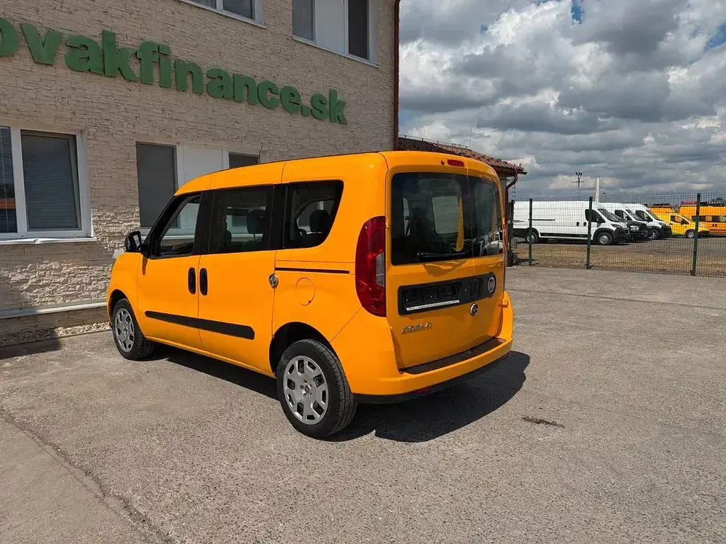 Usata Fiat Doblò 120 CV (88 kW) 2018 Monovolume