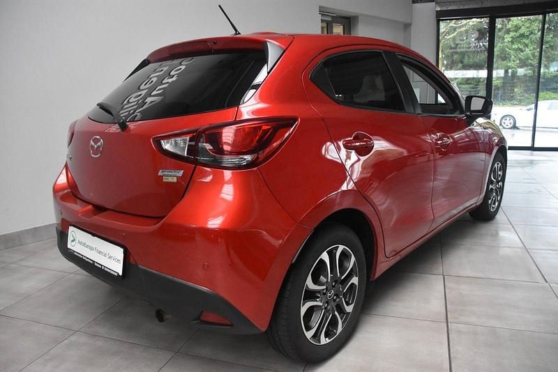 Gebraucht Mazda 2 Nakama 90 PS (66 kW) 2016 Rot Kleinwagen