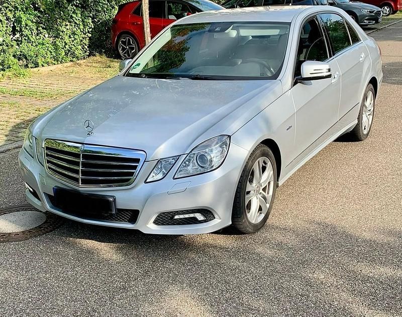Gebraucht Mercedes E350 Avantgarde 292 PS (214 kW) 2009 Grau Limousine
