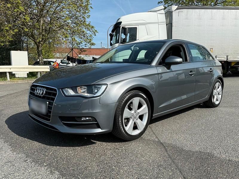 Gebraucht Audi A3 Sportback 122 PS (89 kW) 2013 Grau Kleinwagen