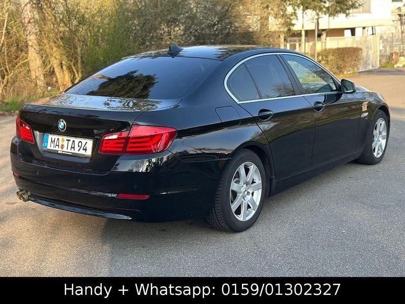 Gebraucht BMW 520 184 PS (135 kW) 2011 Schwarz Limousine