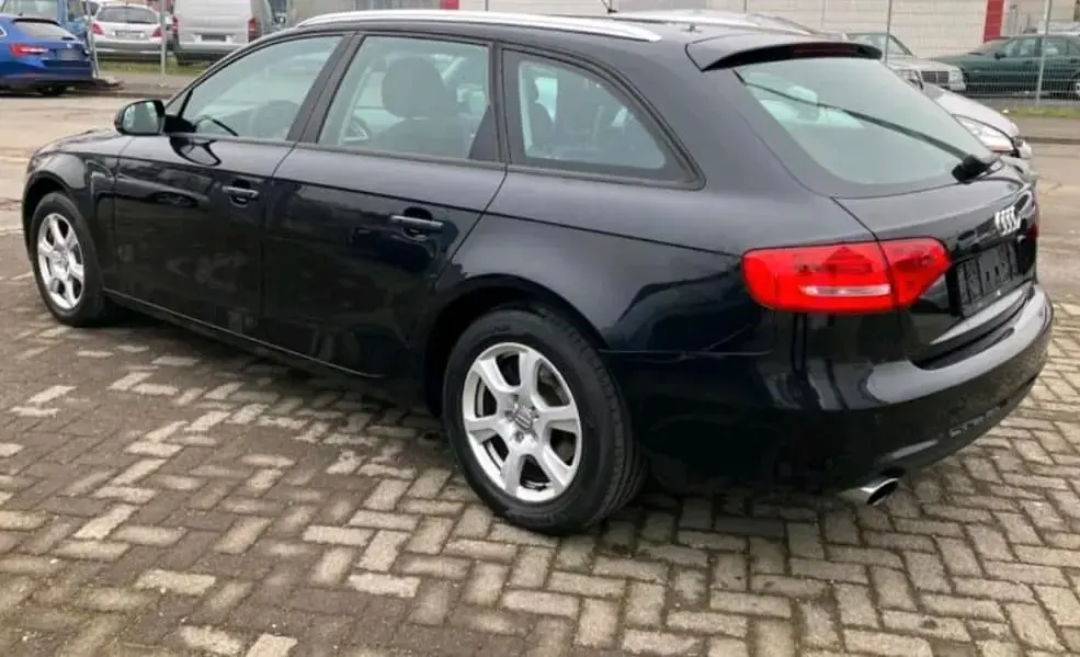 Gebraucht Audi A4 177 PS (130 kW) 2013 Schwarz Kombi
