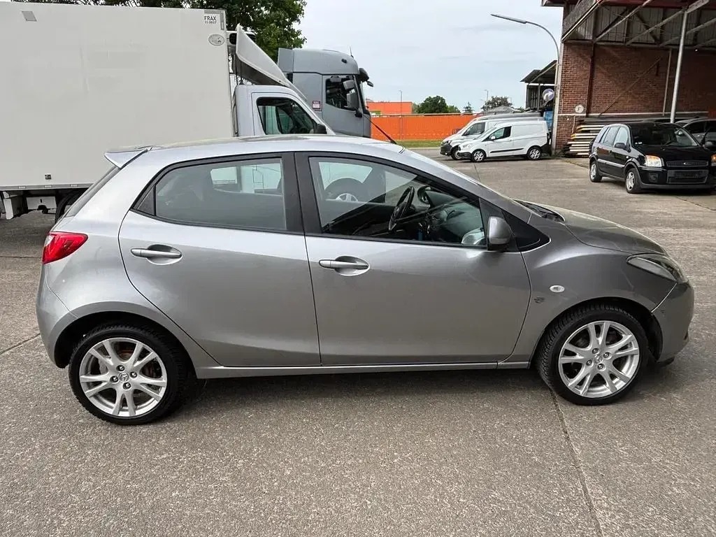 Occasion Mazda 2 90th Anniversary 75 ch (55 kW) 2010 Gris Citadine