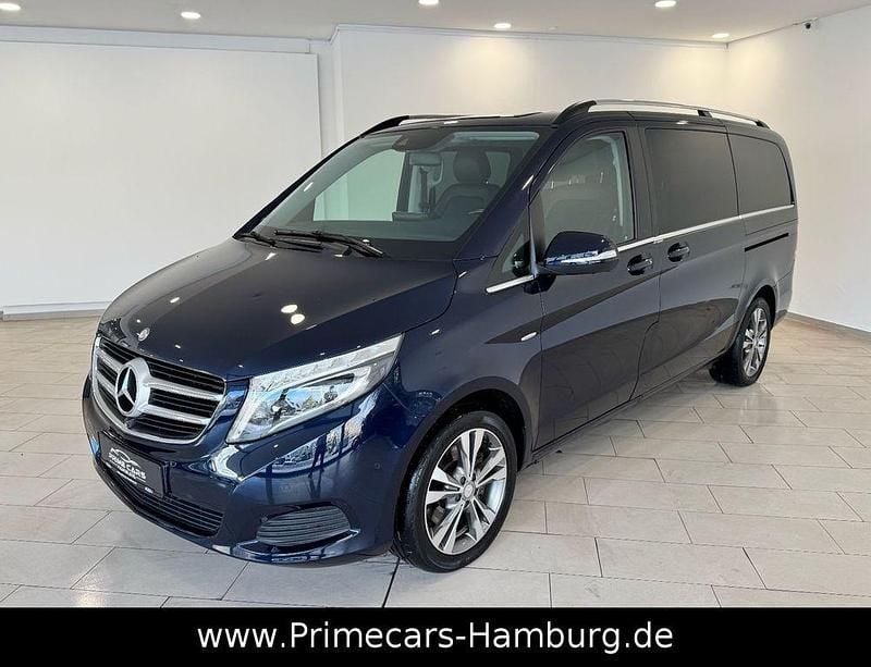 Blau Gebraucht 2014 Mercedes V220 Avantgarde Van / Kleinbus | 35.990 € (Etwas zu teuer) - Bild 1/4