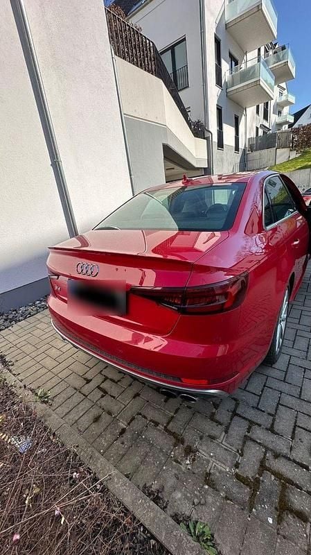 Gebraucht Audi S4 Sport 354 PS (260 kW) 2018 Rot Limousine