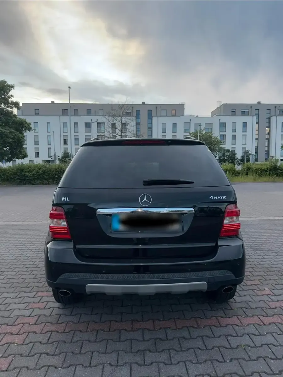 Gebraucht Mercedes ML280 190 PS (139 kW) 2007 Schwarz SUV