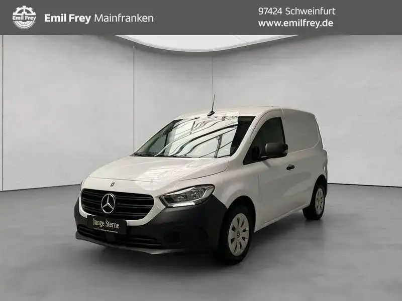 Weiß Gebraucht 2023 Mercedes Citan 112 Van | 21.051 € (Guter Preis) - Bild 1/4
