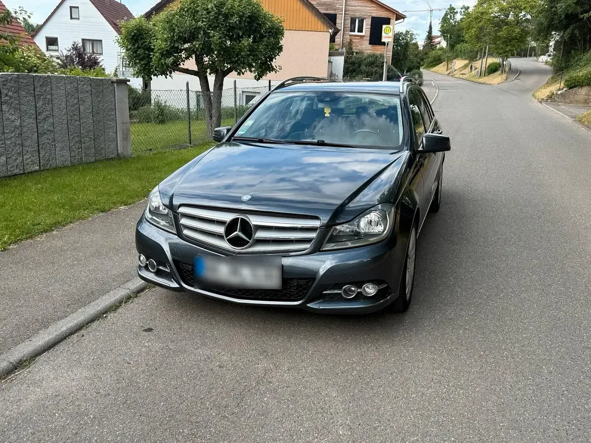Gebraucht Mercedes 220 170 PS (125 kW) 2014 Grau Kombi