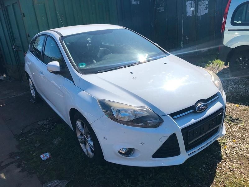 Gebraucht Ford Focus 125 PS (91 kW) 2012 Weiß Limousine