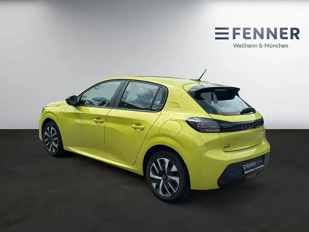 Gebraucht Peugeot 208 Active 101 PS (74 kW) 2024 Farbe aguedagelb/typ aussenverkleidung metalliclackierung Kleinwagen