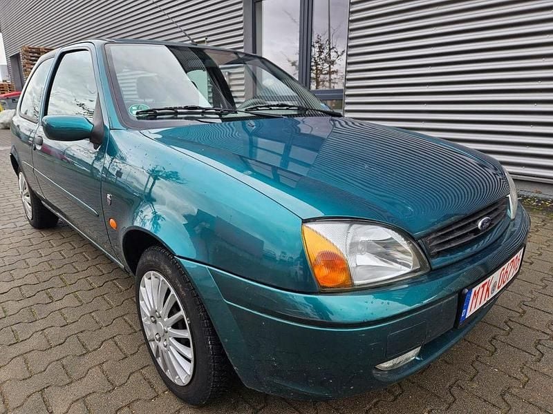 Gebraucht Ford Fiesta Ghia 75 PS (55 kW) 2000 Grün Kleinwagen