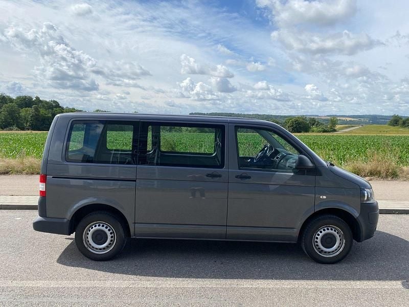 Grau Gebraucht 2013 VW T5 Van | 17.700 € (Teuer) - Bild 1/4