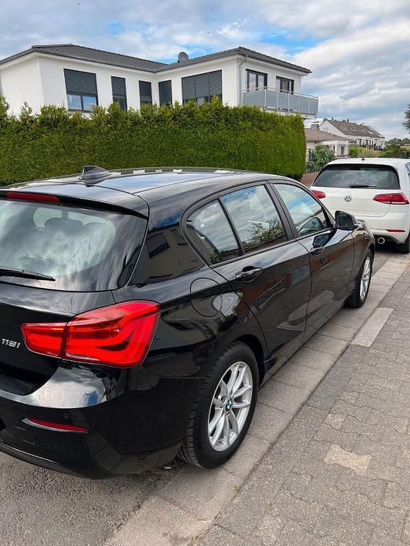 Schwarz Gebraucht 2019 BMW 118 Kleinwagen | 17.599 € (Guter Preis) - Bild 1/3
