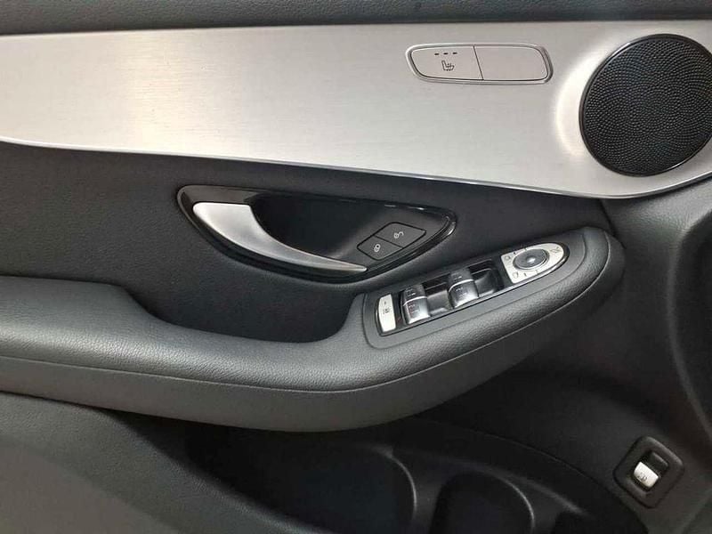 Gebraucht Mercedes GLC300e 211 PS (155 kW) 2020 Polarweiß SUV