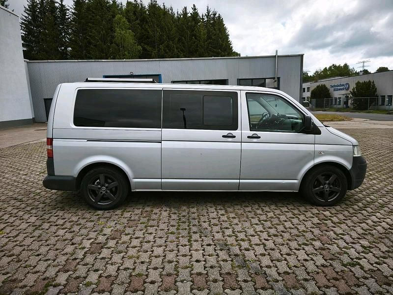 Gebraucht VW T5 131 PS (96 kW) 2009 Silber Van