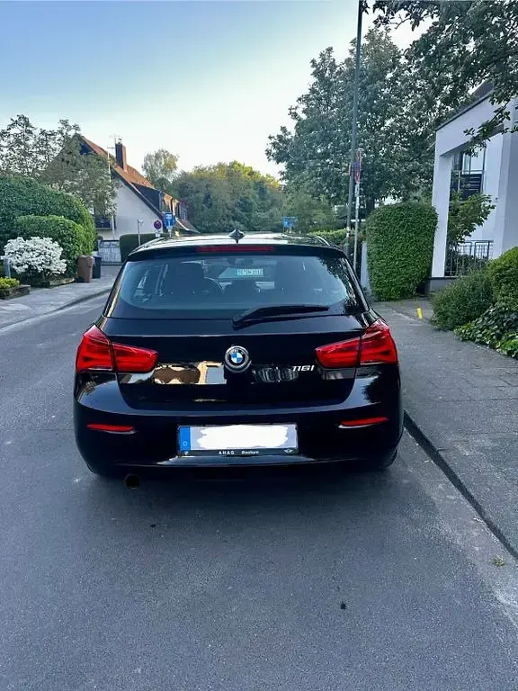 Gebraucht BMW 116 109 PS (80 kW) 2017 Schwarz Kleinwagen
