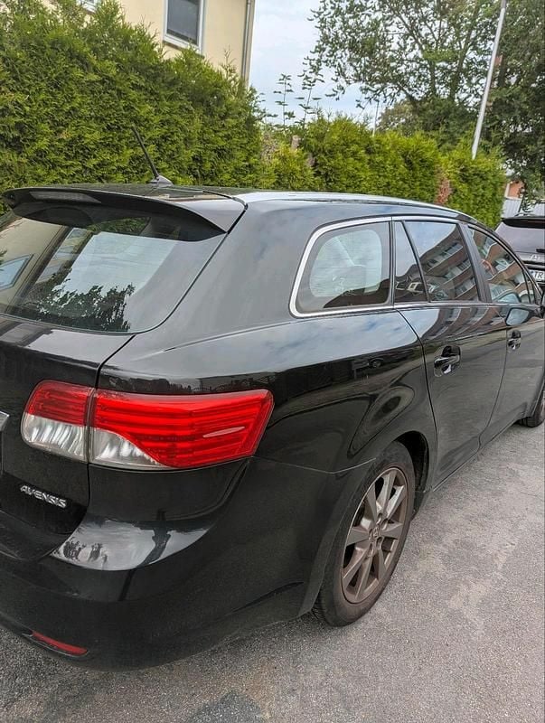 Schwarz Gebraucht 2013 Toyota Avensis T2 Kombi | 5.100 € (Superpreis) - Bild 1/4