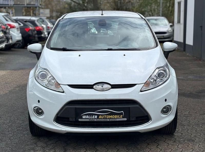 Gebraucht Ford Fiesta 82 PS (60 kW) 2009 Weiß Kleinwagen