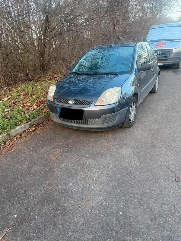 Grau Gebraucht 2006 Ford Fiesta Kleinwagen | 200 € (Superpreis) - Bild 1/4