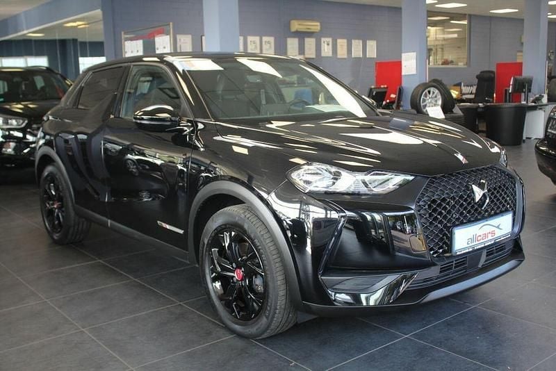 Schwarz Gebraucht 2022 DS Automobiles DS3 Crossback E-Tense Performance SUV | 14.980 € (Guter Preis) - Bild 1/4