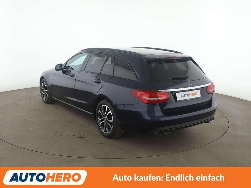 Gebraucht Mercedes C220 Avantgarde 194 PS (142 kW) 2020 Blau Kombi