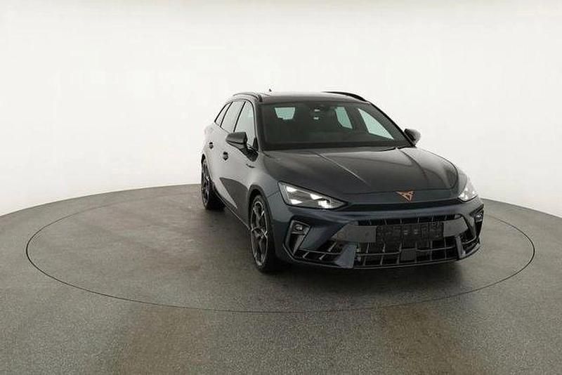 Grau Gebraucht 2025 Cupra Leon VZ | 41.858 € (Guter Preis) - Bild 1/4
