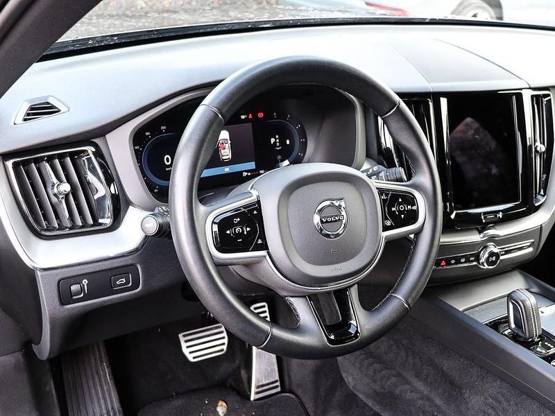 Gebraucht Volvo XC60 R-Design 197 PS (144 kW) 2023 Schwarz SUV