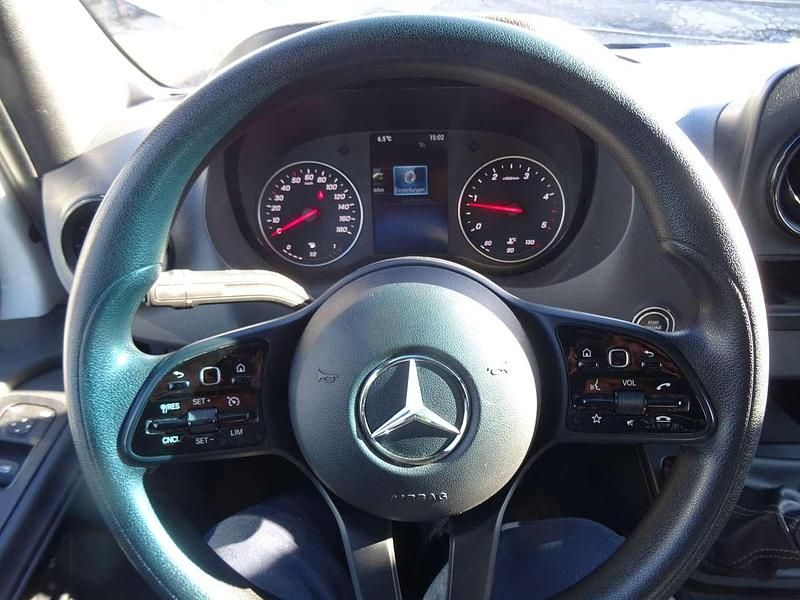 Gebraucht Mercedes Sprinter 163 PS (119 kW) 2020 Arktikweiss Van