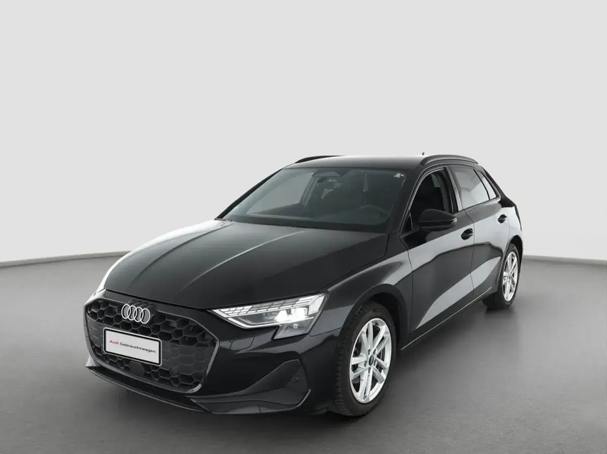 Gebraucht Audi A3 Business 116 PS (85 kW) 2025 Mythosschwarz metallic Limousine