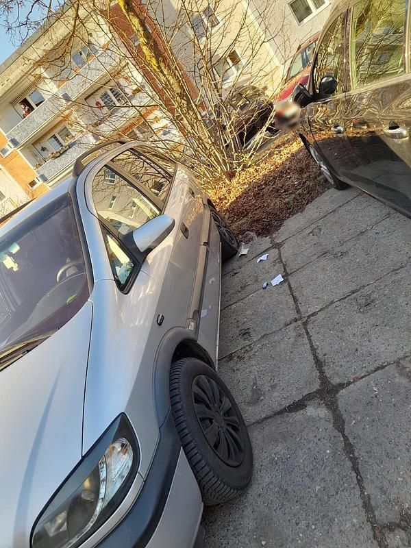 Gebraucht Opel Zafira 105 PS (77 kW) 2002 Silber Van / Kleinbus