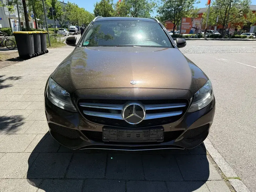 Gebraucht Mercedes C250 Avantgarde 204 PS (150 kW) 2015 Braun Limousine