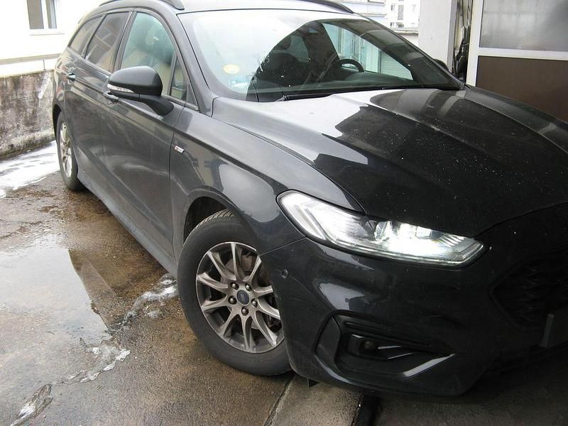 Gebraucht Ford Mondeo ST-Line 150 PS (110 kW) 2022 Schwarz Limousine