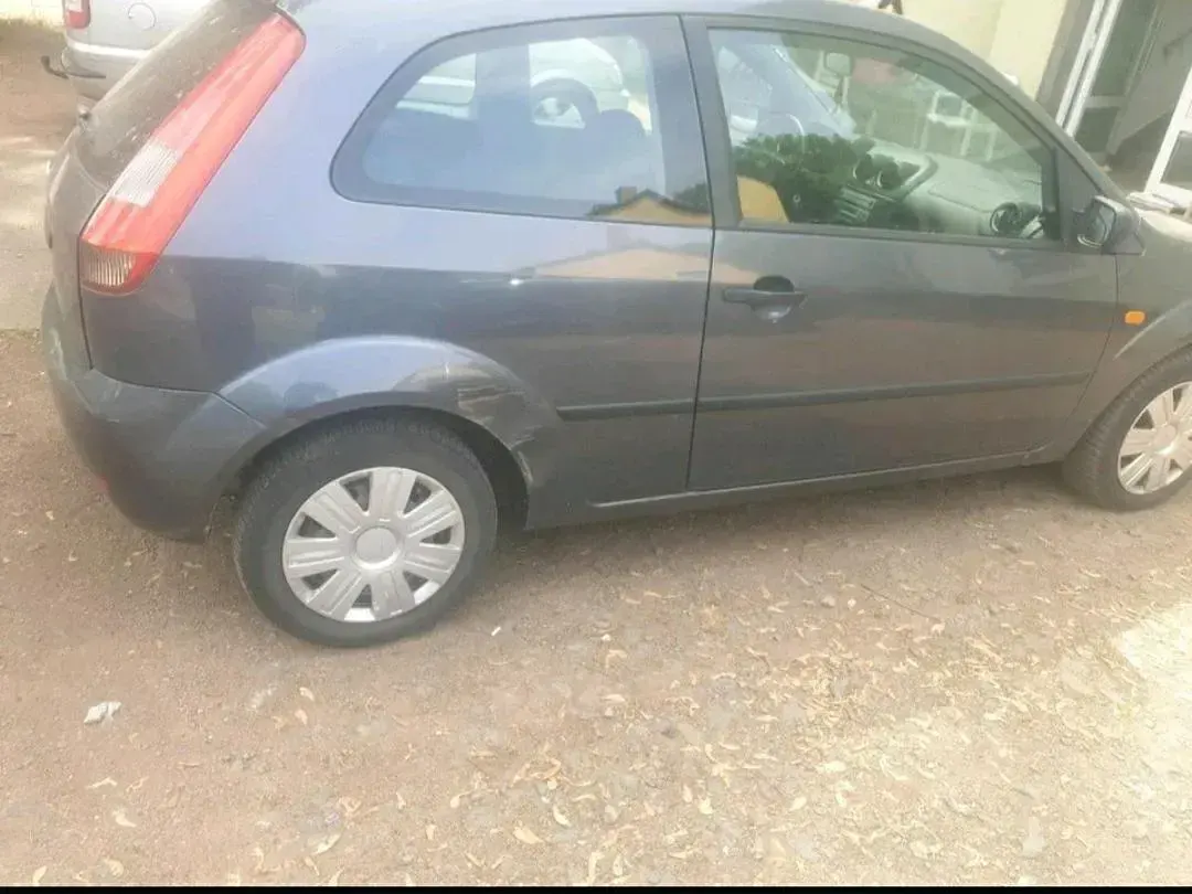 Gebraucht Ford Fiesta 2004 Grau Kleinwagen