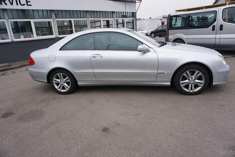 Gebraucht Mercedes CLK200 Avantgarde 163 PS (119 kW) 2007 Silber Coupé