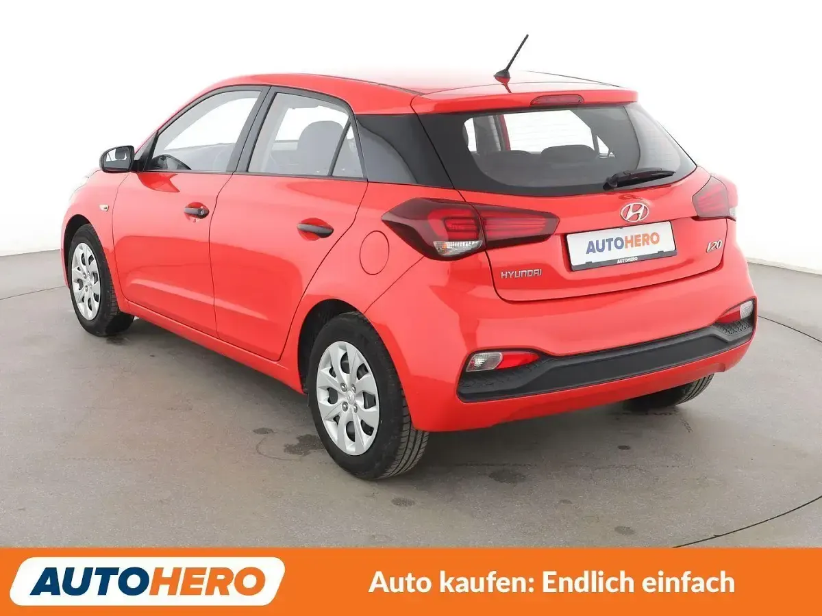 Gebraucht Hyundai i20 Pure 75 PS (55 kW) 2019 Rot Kleinwagen
