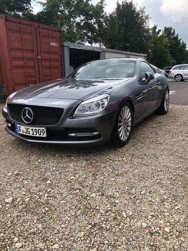 Grau Gebraucht 2015 Mercedes SLK250 Cabrio | 19.700 € (Fairer Preis) - Bild 1/4