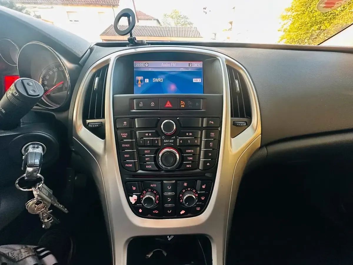 Gebraucht Opel Astra 140 PS (102 kW) 2013 Grau Kombi