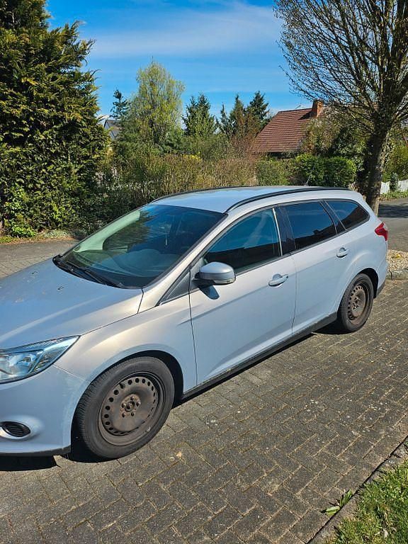 Gebraucht Ford Focus SYNC Edition 116 PS (85 kW) 2014 Silber Limousine