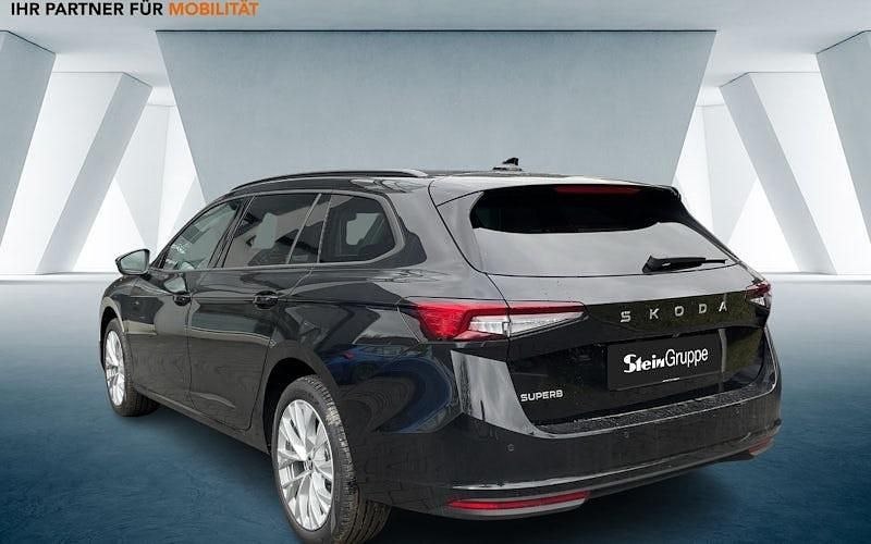 Neu Skoda Superb Selection 150 PS (110 kW) 2025 Schwarz Kombi