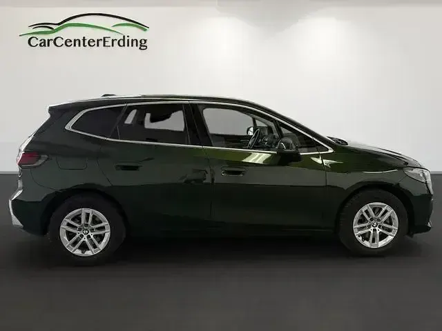 Gebraucht BMW 218 Active Tourer Luxury Line 150 PS (110 kW) 2022 Sanremo green metallic Van / Kleinbus