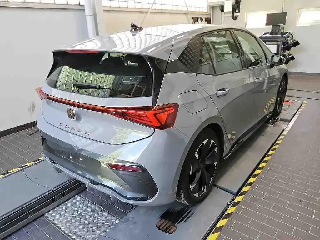 Gebraucht Cupra Born 150 kW (204 PS) 2024 Grau Kleinwagen