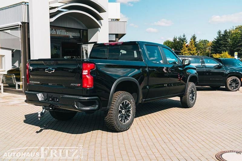 Neu Chevrolet Silverado 420 PS (308 kW) 2025 Schwarz SUV