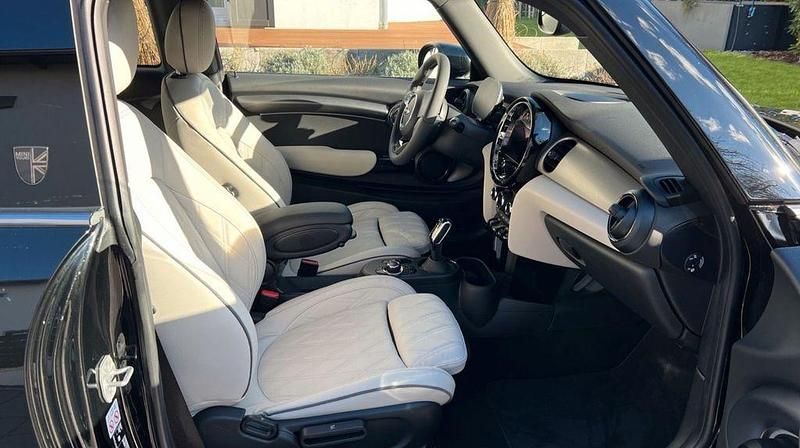 Gebraucht Mini Cooper SE 135 kW (184 PS) 2022 Schwarz Kleinwagen