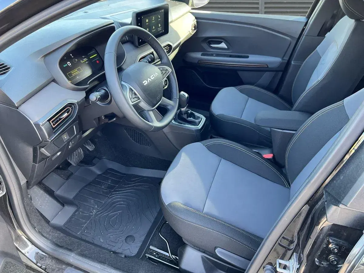 Neu Dacia Jogger Extreme 141 PS (103 kW) 2025 Perlmuttschwarz Van / Kleinbus