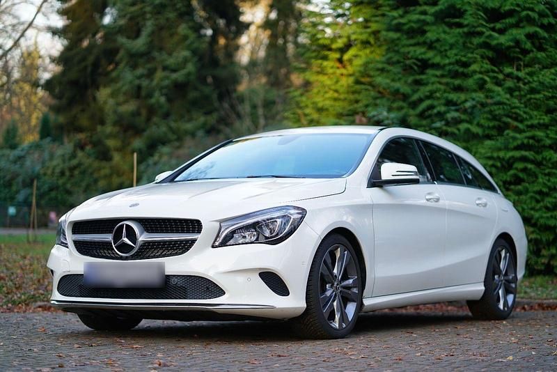 Gebraucht Mercedes CLA220 Shooting Brake 177 PS (130 kW) 2017 Weiß Kombi